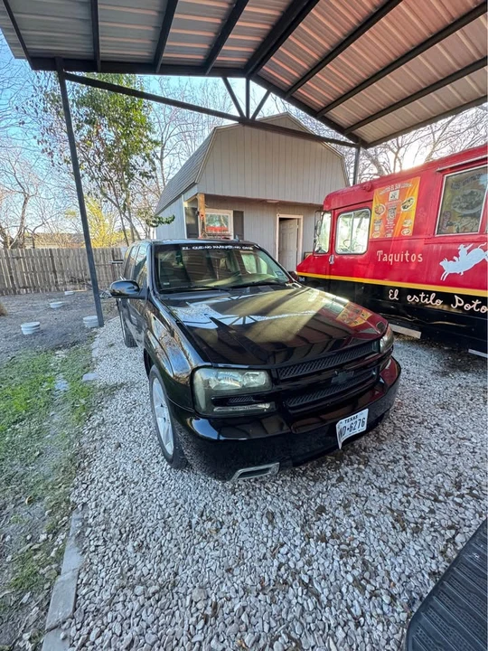2008 Chevrolet Trailblazer - Image 2 of 4