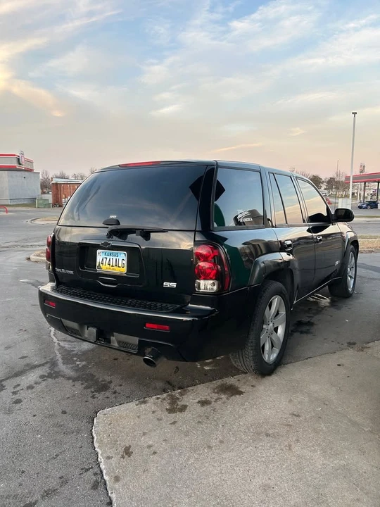 2008 Chevrolet Trailblazer - Image 2 of 8