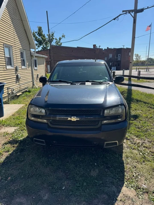 2008 Chevrolet Trailblazer - Image 2 of 3