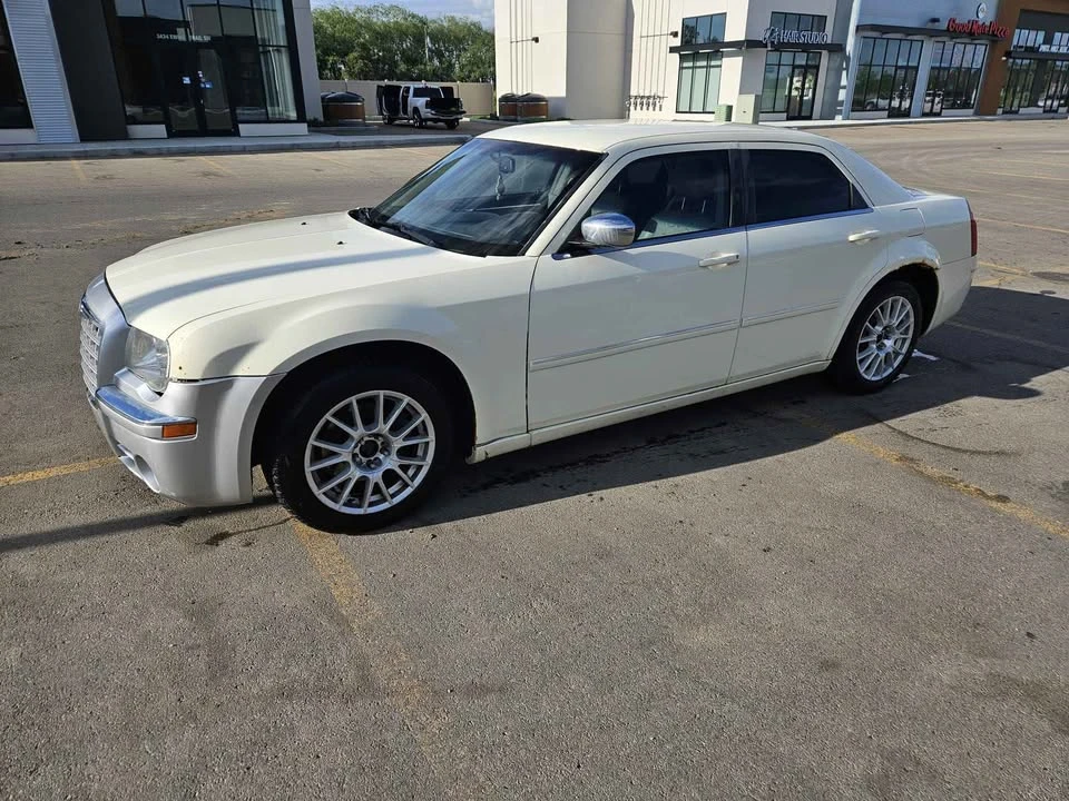 2008 Chrysler 300 (2005-2023) - Image 4 of 10