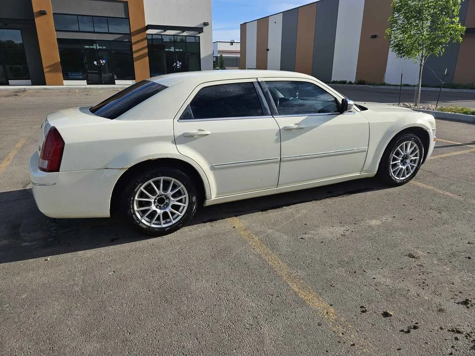 2008 Chrysler 300 (2005-2023) - Image 3 of 10