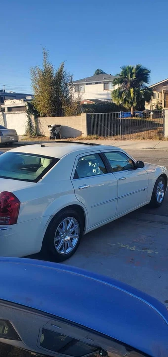 2008 Chrysler 300 (2005-2023) - Image 3 of 11