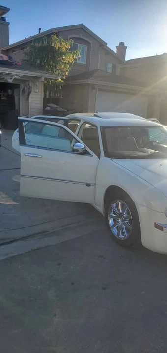2008 Chrysler 300 (2005-2023) - Image 2 of 11