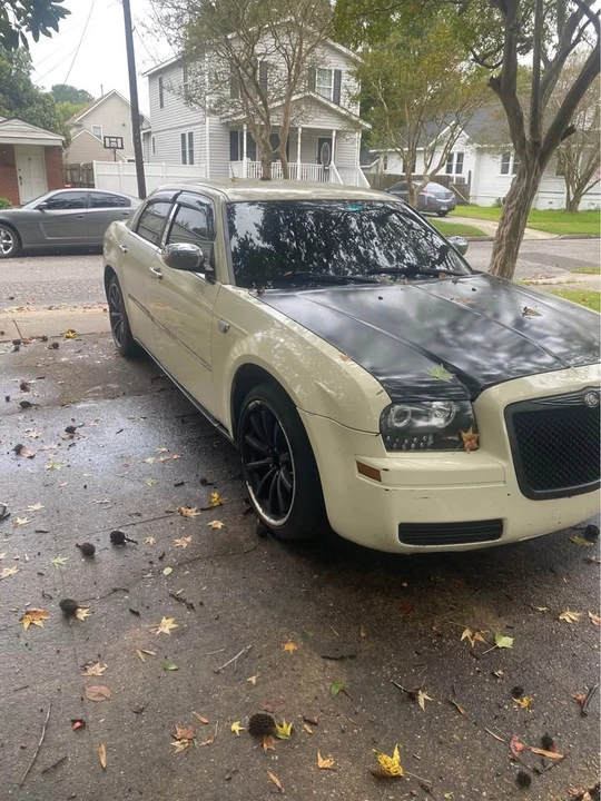 2008 Chrysler 300 (2005-2023) - Image 2 of 2