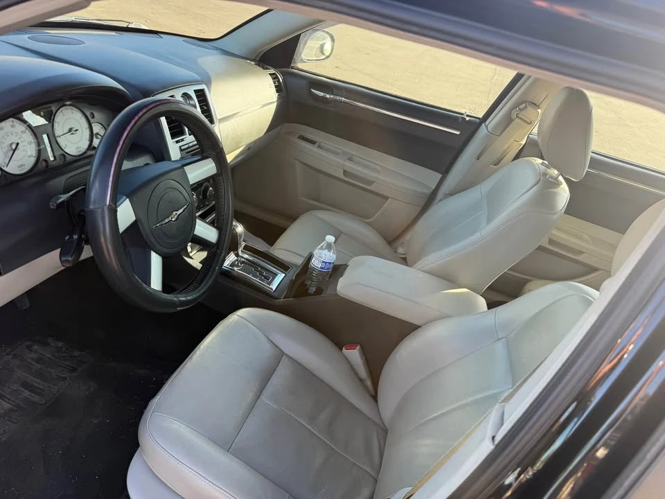 2008 Chrysler 300 (2005-2023) - Image 10 of 14