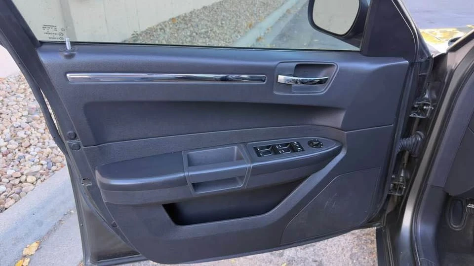 2008 Chrysler 300 (2005-2023) - Image 15 of 20
