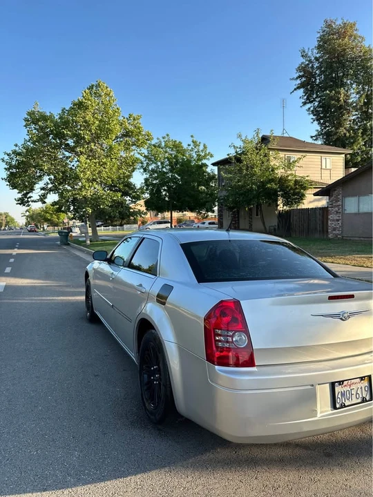 2008 Chrysler 300 (2005-2023) - Image 9 of 10