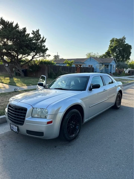 2008 Chrysler 300 (2005-2023) - Image 4 of 10
