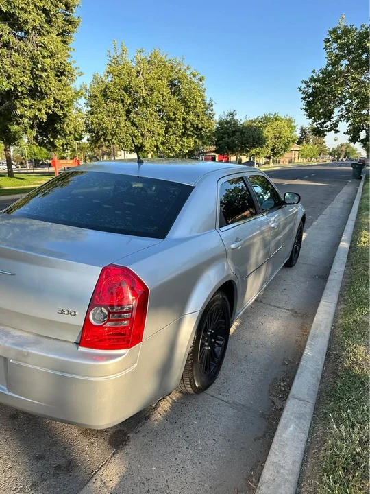 2008 Chrysler 300 (2005-2023) - Image 10 of 10