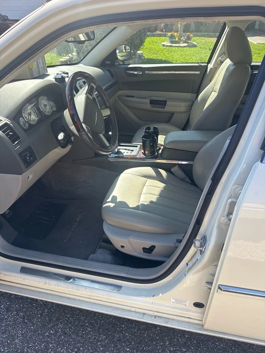 2008 Chrysler 300 (2005-2023) - Image 6 of 11