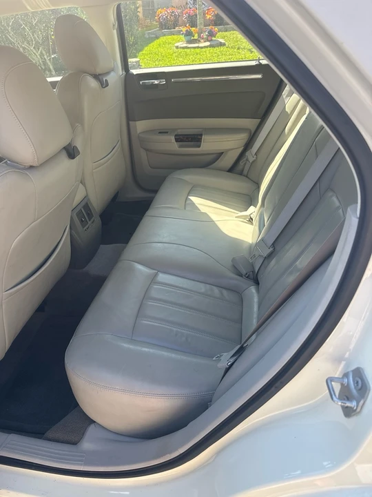 2008 Chrysler 300 (2005-2023) - Image 7 of 11