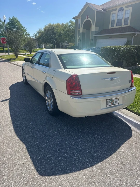 2008 Chrysler 300 (2005-2023) - Image 4 of 11