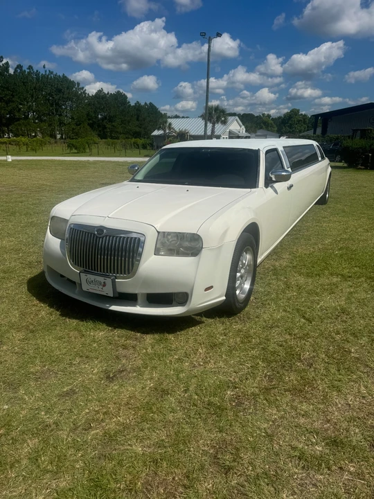 2008 Chrysler 300 (2005-2023) - Image 2 of 6
