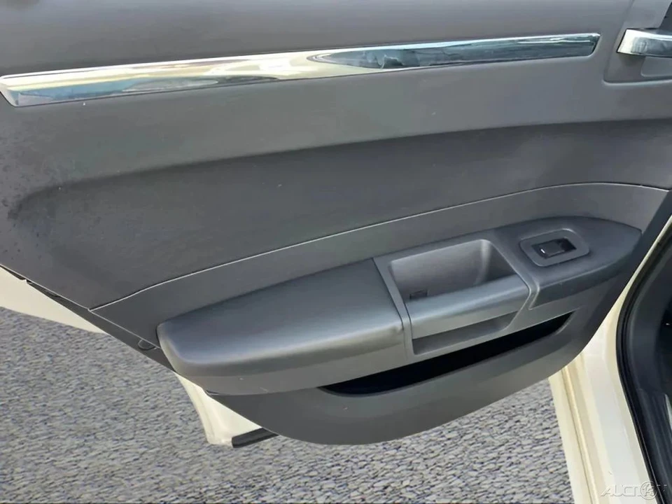 2008 Chrysler 300 (2005-2023) - Image 11 of 12