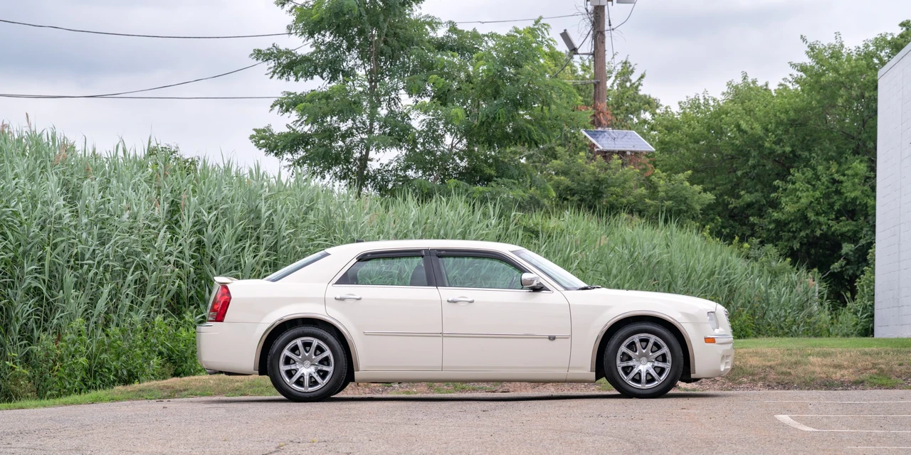 2008 Chrysler 300 (2005-2023) - Image 6 of 31