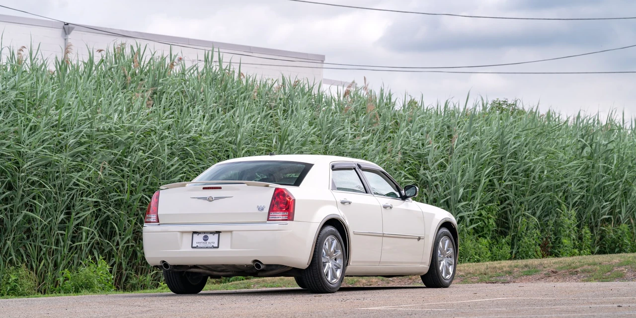 2008 Chrysler 300 (2005-2023) - Image 5 of 31