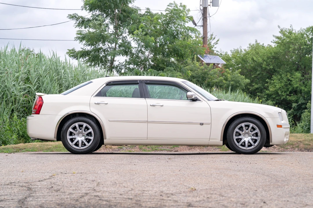 2008 Chrysler 300 (2005-2023) - Image 15 of 31