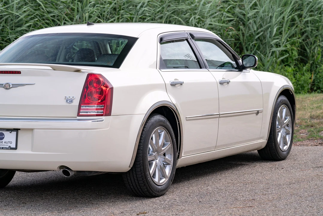 2008 Chrysler 300 (2005-2023) - Image 25 of 31