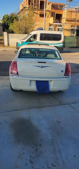 2008 Chrysler 300 (2005-2023) - Image 2 of 9