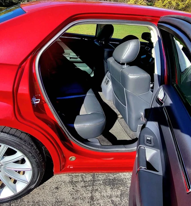 2008 Chrysler 300 (2005-2023) - Image 9 of 11