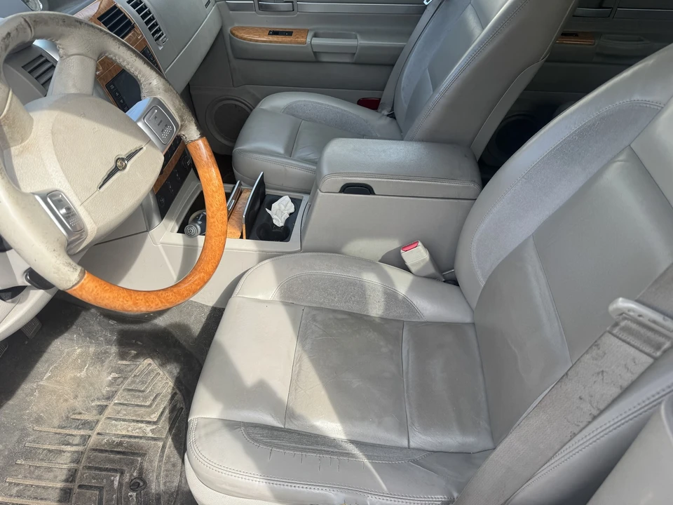 2008 Chrysler Aspen - Image 15 of 21