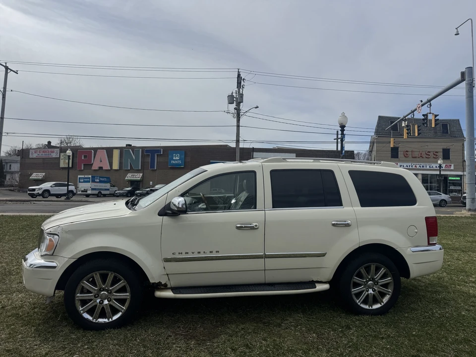 2008 Chrysler Aspen - Image 2 of 21