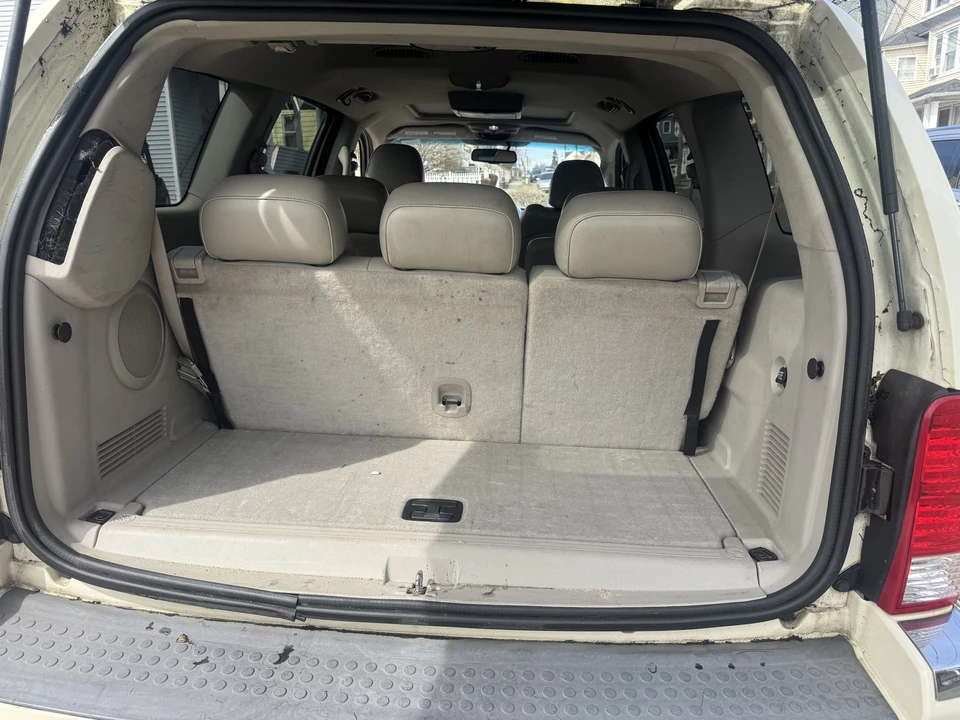 2008 Chrysler Aspen - Image 14 of 21