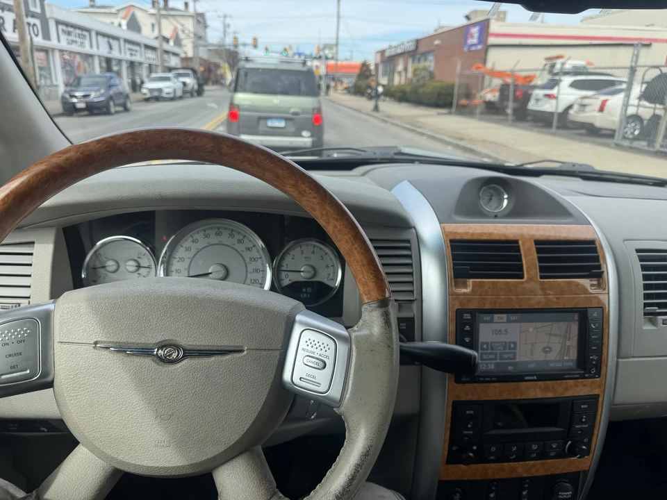 2008 Chrysler Aspen - Image 20 of 21