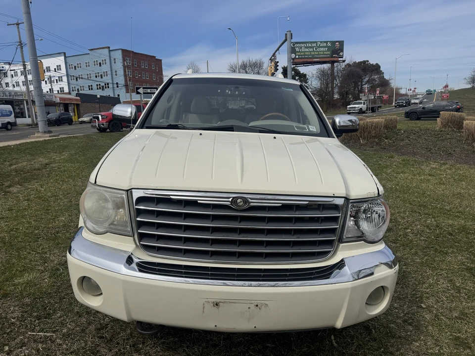 2008 Chrysler Aspen - Image 11 of 21