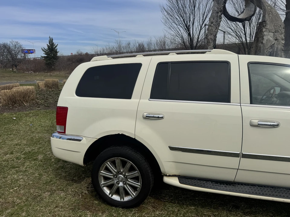 2008 Chrysler Aspen - Image 6 of 21
