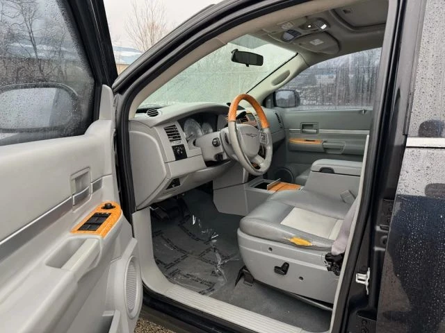 2008 Chrysler Aspen - Image 7 of 11