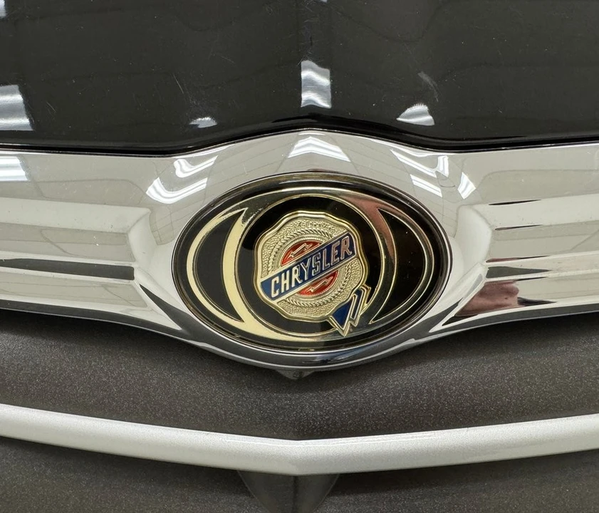 2008 Chrysler Crossfire - Image 9 of 21