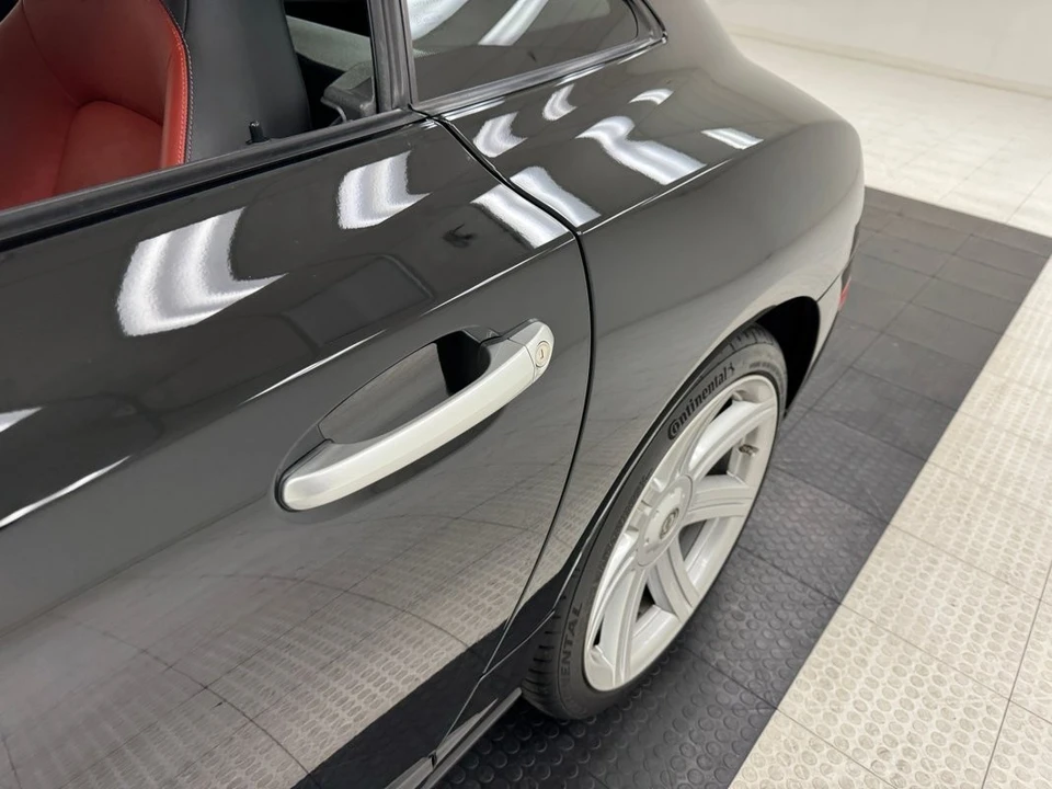 2008 Chrysler Crossfire - Image 16 of 21