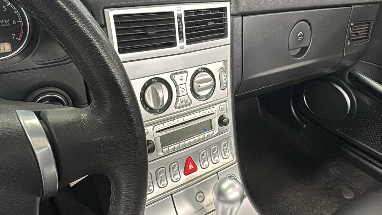 2008 Chrysler Crossfire - Image 26 of 31