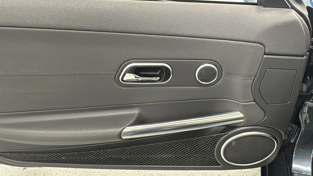 2008 Chrysler Crossfire - Image 21 of 31