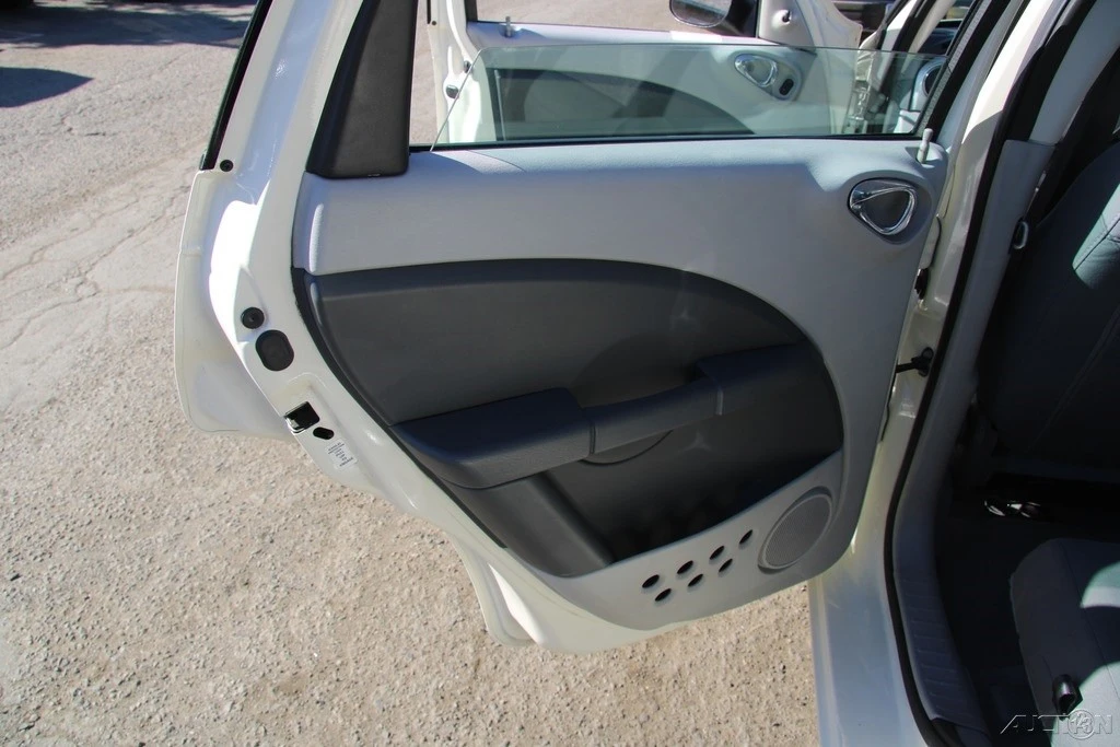 2008 Chrysler PT Cruiser - Image 18 of 21