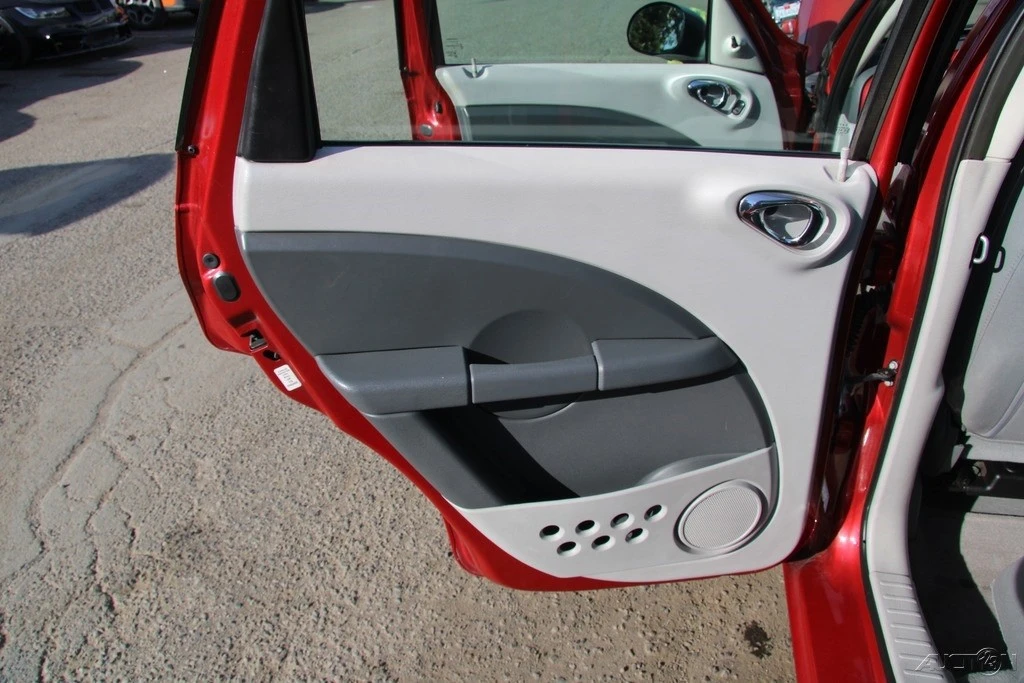 2008 Chrysler PT Cruiser - Image 18 of 21
