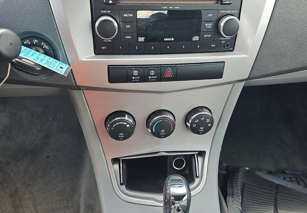 2008 Chrysler Sebring - Image 13 of 18