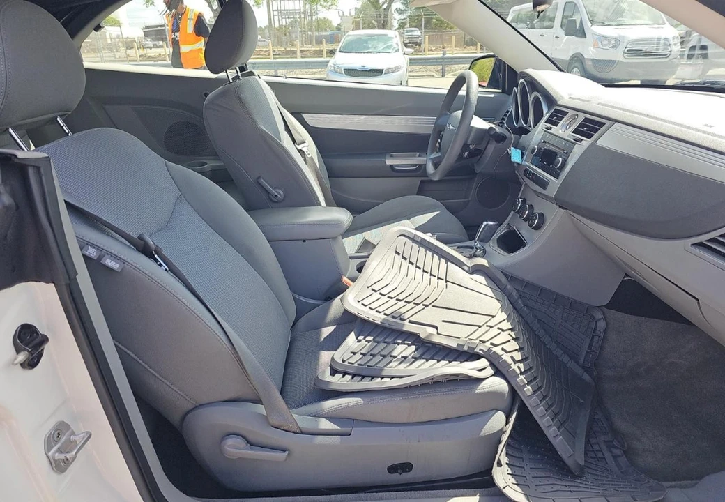 2008 Chrysler Sebring - Image 10 of 18