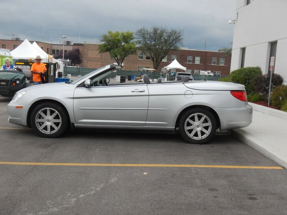 2008 Chrysler Sebring - Image 11 of 12
