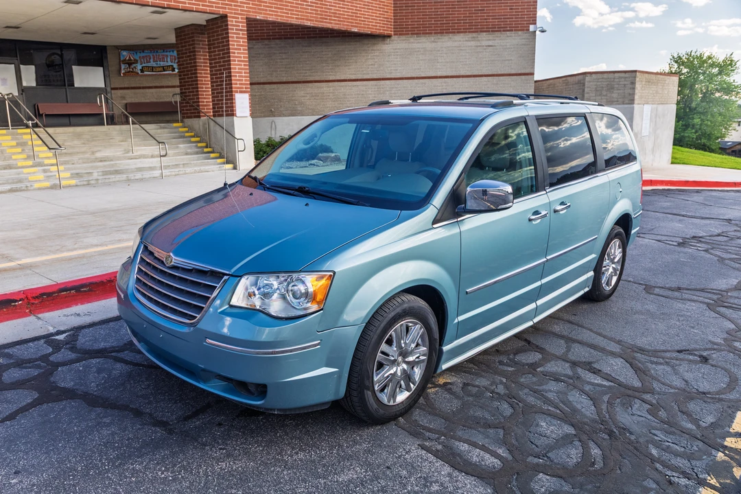 2008 Chrysler Town & Country - Image 17 of 31