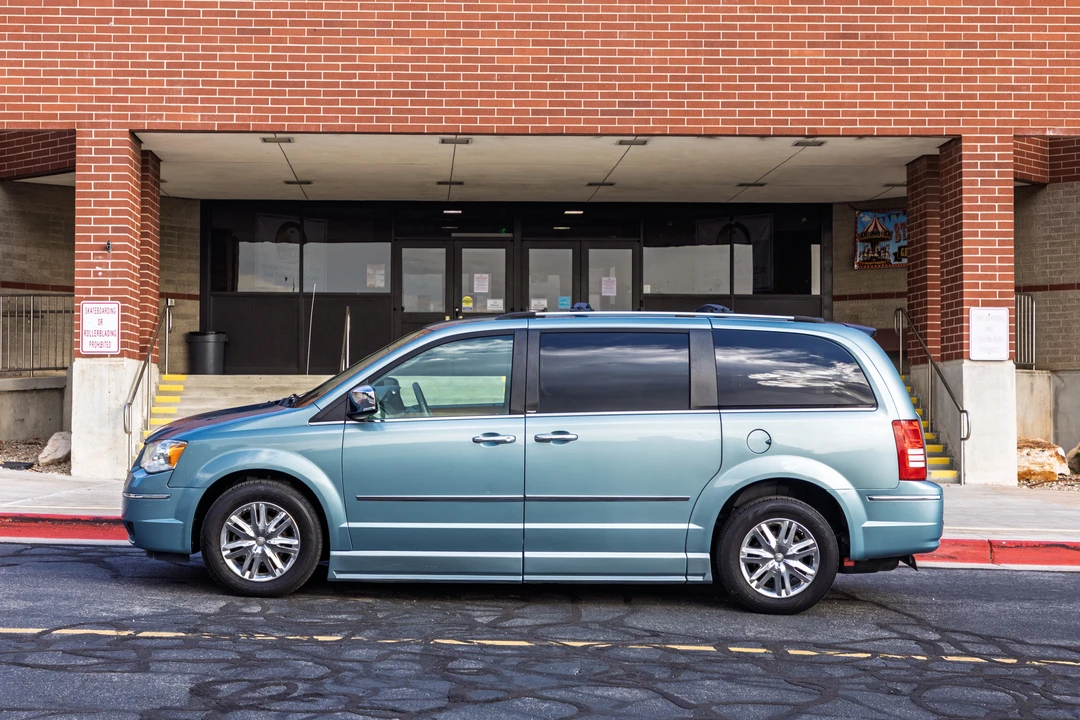 2008 Chrysler Town & Country - Image 15 of 31