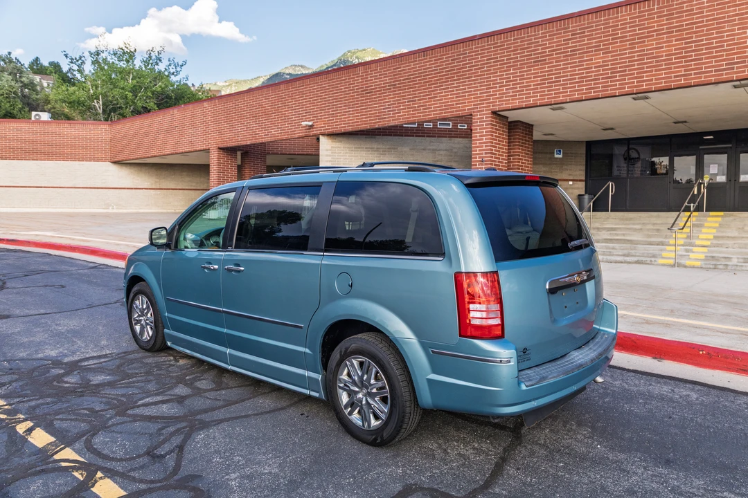 2008 Chrysler Town & Country - Image 12 of 31