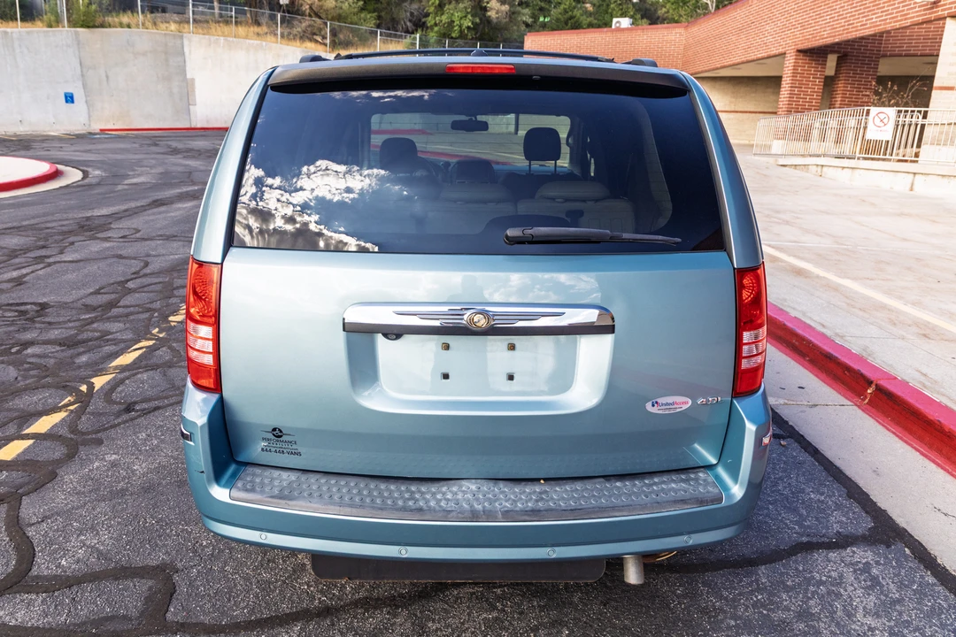 2008 Chrysler Town & Country - Image 10 of 31