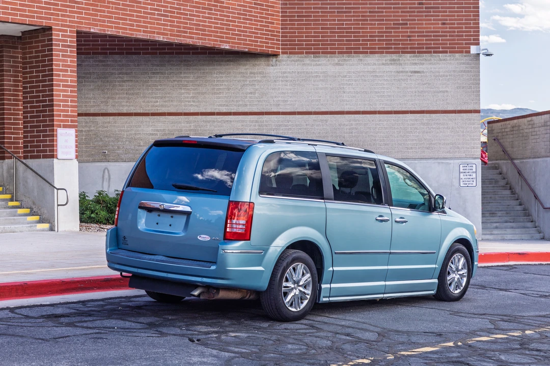 2008 Chrysler Town & Country - Image 9 of 31