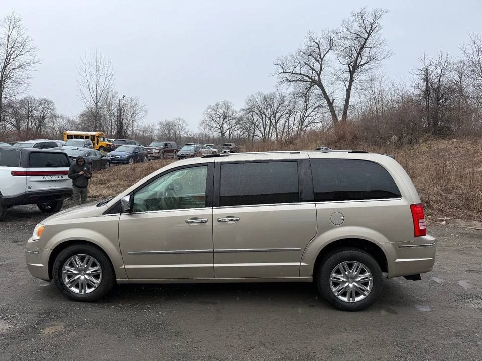 2008 Chrysler Town & Country - Image 7 of 21