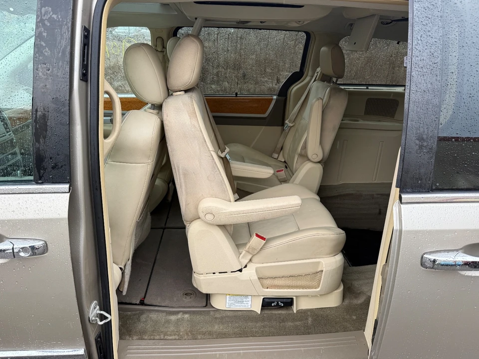2008 Chrysler Town & Country - Image 21 of 21