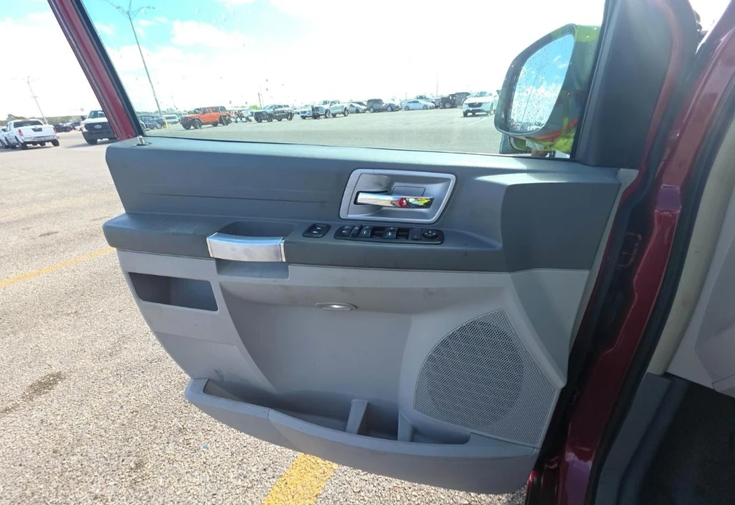 2008 Chrysler Town & Country - Image 12 of 19