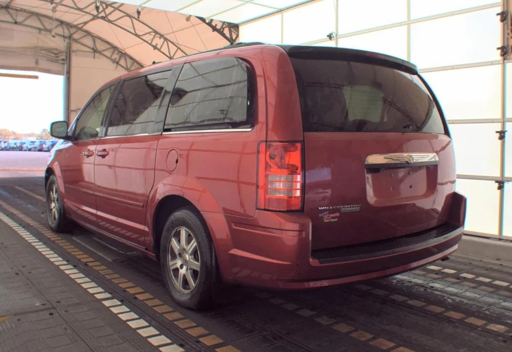 2008 Chrysler Town & Country - Image 8 of 19