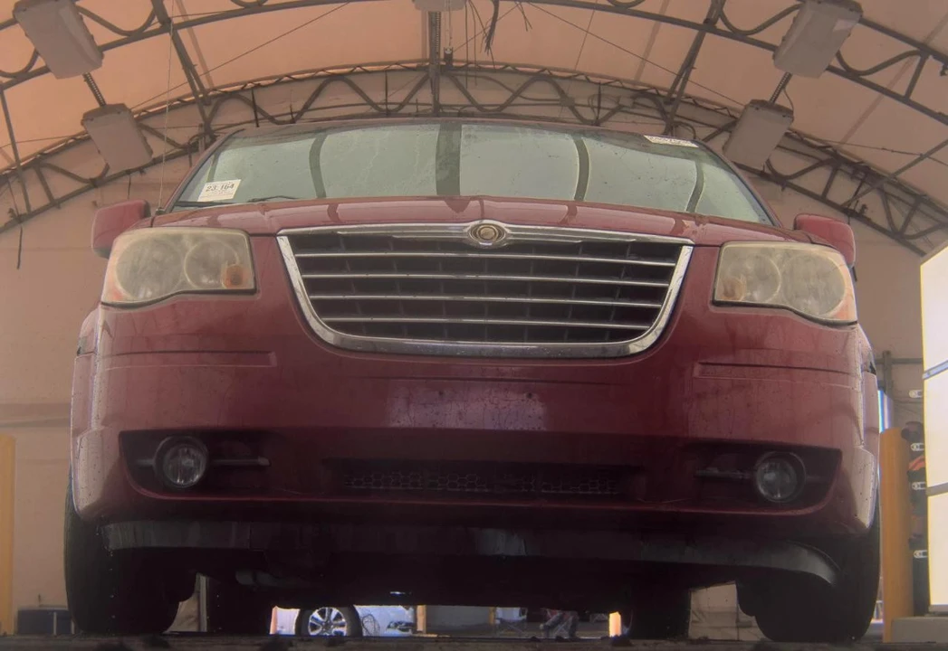 2008 Chrysler Town & Country - Image 3 of 19
